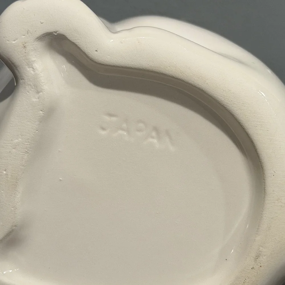 Vintage Cat Teapot Japan Ceramic White Holly Christmas w/ Box AMC T-7428 8 Inch